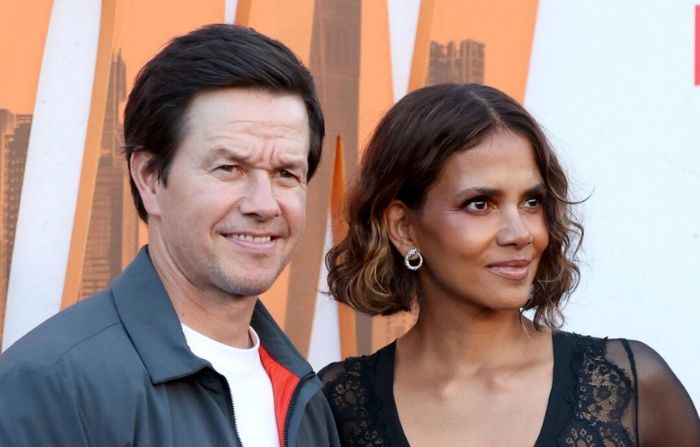 Mark Wahlberg y Halle Berry asisten al estreno en Los Ángeles de "The Union" de Netflix el 12 de agosto de 2024. Phillip Faraone/Getty Images
