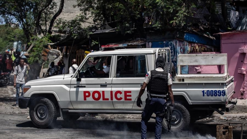 Fotografía de archivo de integrantes de la policía de Haití en Puerto Príncipe (Haití). EFE/ Mentor David Lorens