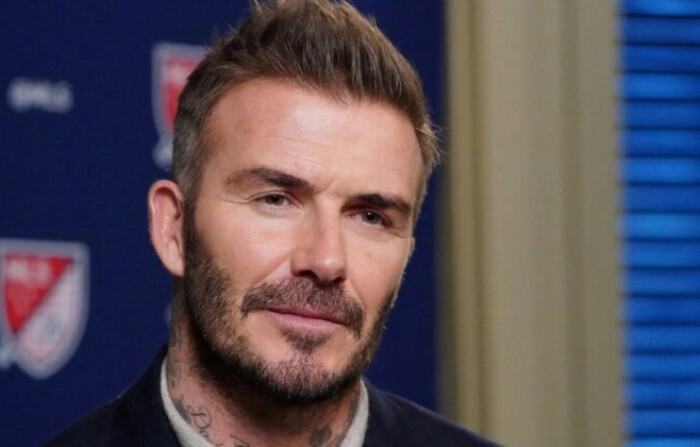 El exfutbolista y propietario de un equipo de la MLS David Beckham habla durante una entrevista en el barrio neoyorquino de Manhattan el 26 de febrero de 2020. (Carlo Allegri/Reuters). 
