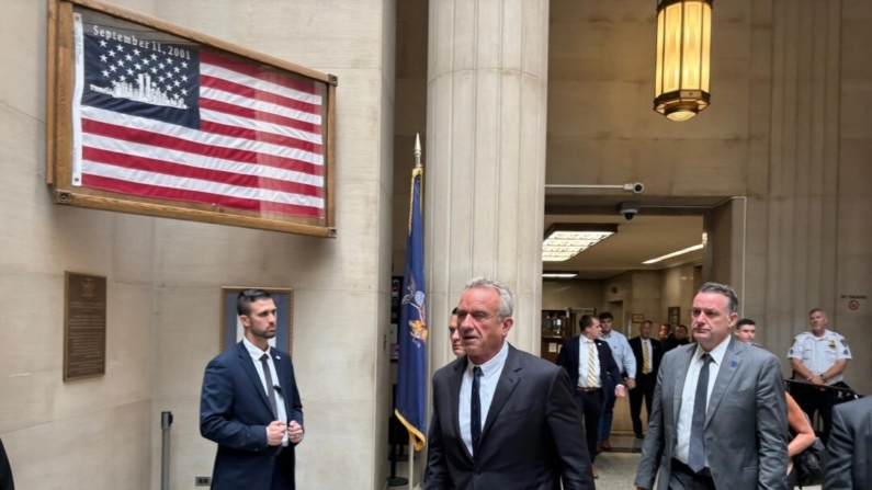 Cuando la CNN le preguntó por los comentarios de Shanahan, Trump dijo que le "encantaría" un respaldo de Kennedy.