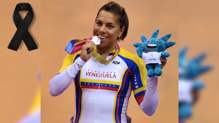 La ciclista venezolana Daniela Larreal posa con su medalla de plata al final del sprint femenino en los XVI Juegos Panamericanos en Guadalajara, México, el 18 de octubre de 2011. (CRIS BOURONCLE/AFP a través de Getty Images)