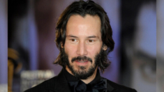 Keanu Reeves se une al equipo de hockey de Ontario por un día