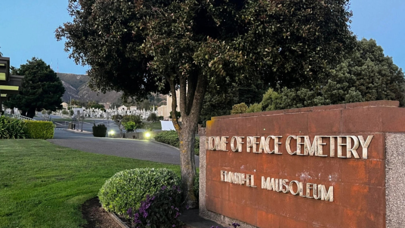 Cementerio Home of Peace en Colma, California, el 20 de agosto de 2024. (Dylan Morgan/The Epoch Times)