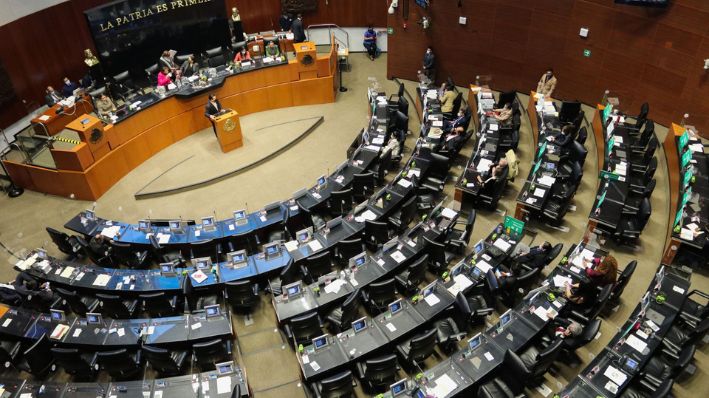 Vista del pleno de la Cámara de Senadores en Ciudad de México, México. Fotografía de archivo. (EFE/José Pazos)