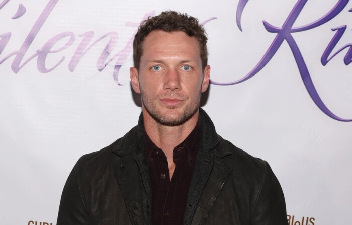 Johnny Wactor asiste al estreno teatral de la noche de apertura de "Silent River" en Laemmle Glendale en Glendale, California, el 13 de octubre de 2022. (Jesse Grant/Getty Images para Curious Potato). 
