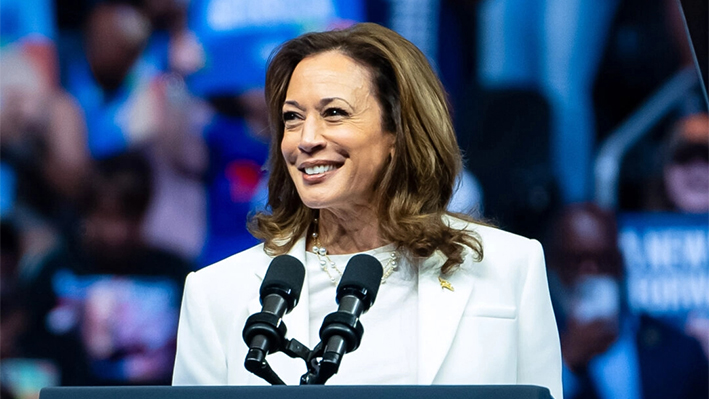 La candidata demócrata a la presidencia, la vicepresidenta Kamala Harris, habla en el Enmarket Arena de Savannah, Georgia, el 29 de agosto de 2024. (Madalina Vasiliu/The Epoch Times)
