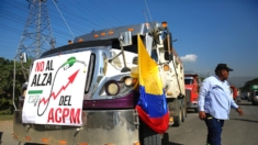 Centenares de camioneros protestan en Colombia contra anuncio de alza de precio del diesel