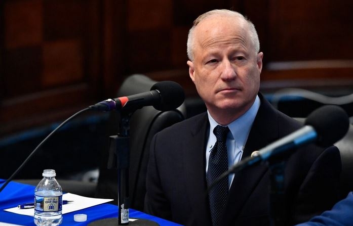 El entonces representante Mike Coffman (R-Colo.) aparece en el especial de Urban View Helping Our Heroes en el Cannon Building en Capitol Hill en Washington el 16 de mayo de 2018. (Larry French/Getty Images para SiriusXM)