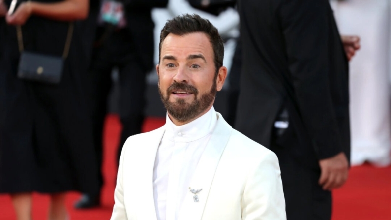 Justin Theroux asiste a un evento de alfombra roja para «Beetlejuice Beetlejuice» durante el 81º Festival Internacional de Cine de Venecia el 28 de agosto de 2024. (Victor Boyko/Getty Images). 