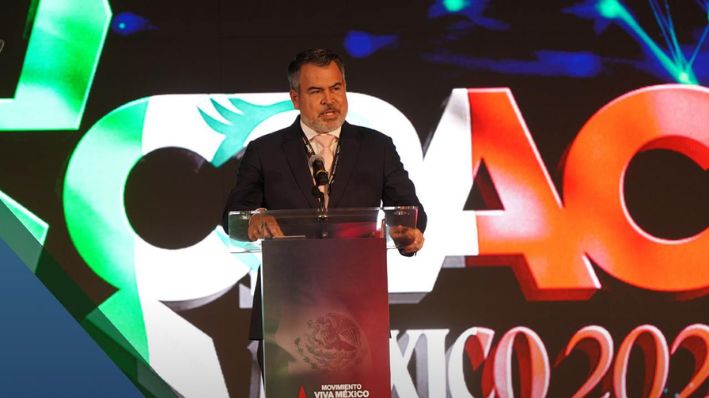 El escritor y conferencista peruano Miklos Lukacs durante su presentación en el panel "¿Qué es un conservador?", en la segunda edición de la Conferencia Política de Acción Conservadora (CPAC) en México, el 24 de agosto de 2024, Ciudad de México. (Cortesía CPAC México) 