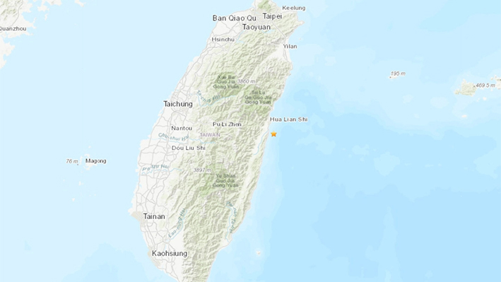 Un mapa muestra la ubicación del terremoto de magnitud 5.5 que sacudió la costa oriental del condado taiwanés de Hualien el 2 de agosto de 2024. (USGS/Screenshot via The Epoch Times)
