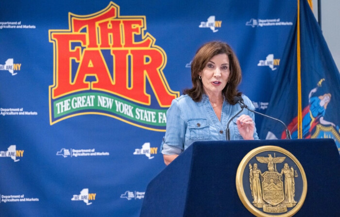 La gobernadora Hochul hace anuncios sobre turismo y agricultura durante un recorrido por la Gran Feria Estatal de Nueva York en Siracusa el 28 de agosto de 2024. (Cortesía de la Oficina de la Gobernadora Kathy Hochul). 
