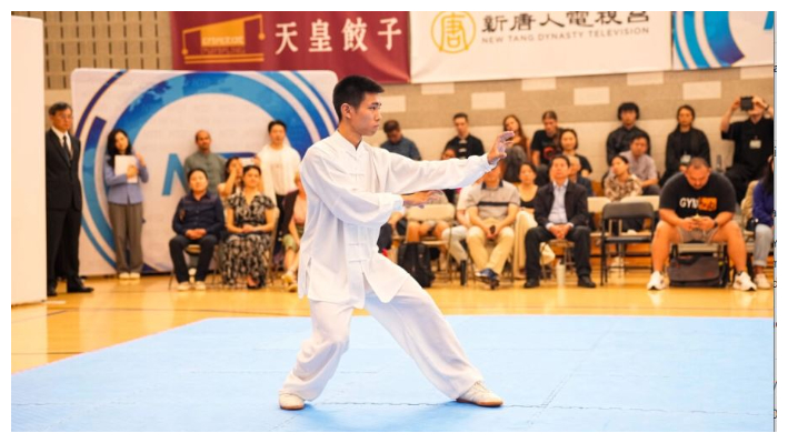 Ta-Yen Liu, de Taiwán, participa en las finales de la Competición Internacional de Artes Marciales Tradicionales Chinas NTD en Waldick, Nueva Jersey, el 2 de septiembre de 2024. (Larry Dye/The Epoch Times)