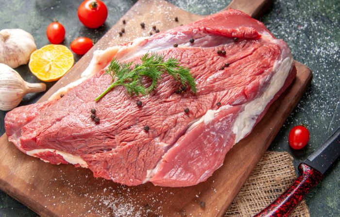 Investigadores de la Escuela de Salud Pública T.H. Chan de Harvard descubrieron que una mayor ingesta de hierro procedente de la carne roja y otros alimentos de origen animal puede aumentar el riesgo de diabetes de tipo 2. Imagen (mdjaff/Freepik)