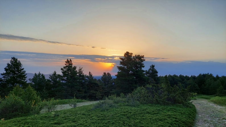 Crepúsculo en la Comarca del Maestrazgo. Foto cortesía de Ernesto Romeo (Teruel Existe)