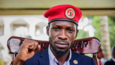 Hieren al líder opositor ugandés Bobi Wine en un enfrentamiento con la policía