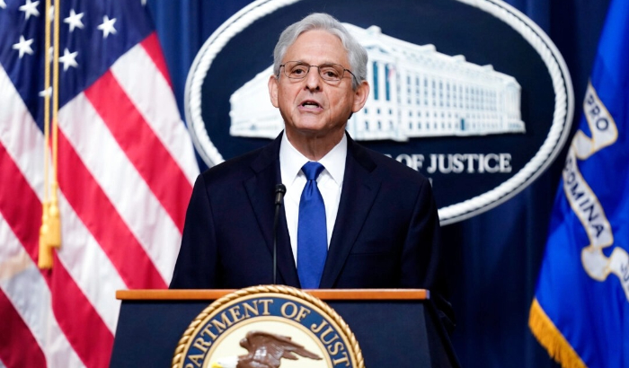 El fiscal general Merrick Garland habla en el Departamento de Justicia en Washington el 11 de agosto de 2023. (Stephanie Scarbrough/Foto AP)
