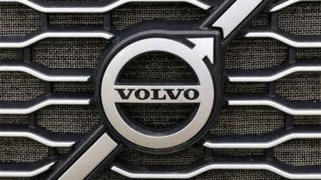 Volvo desecha su plan de vender solo coches totalmente eléctricos para 2030