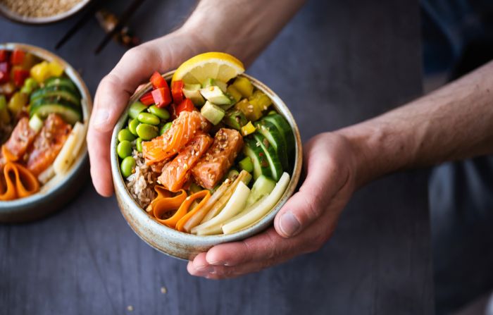 Un estudio publicado este mes en la revista JAMA descubrió una relación entre la dieta y la salud del cerebro. Imagen (rawpixel.com/Freepik)