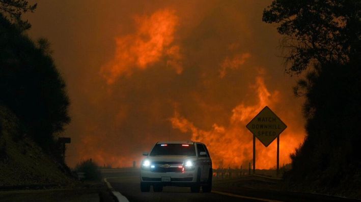 El incendio cerca de Running Springs, California, el 7 de septiembre del 2024. (Foto AP /Eric Thayer)