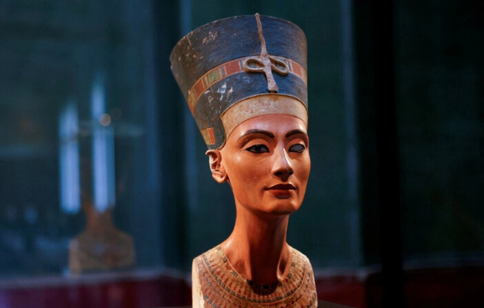 El busto de la reina Nefertiti, en Berlín, el 1 de marzo de 2021. (Fabrizio Bensch/Reuters). 