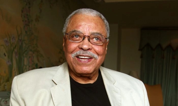 muere-james-earl-jones-voz-de-darth-vader-y-mufasa1.jpg