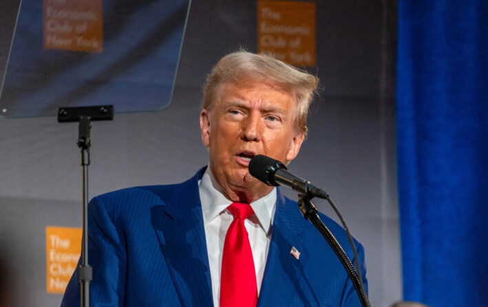 El candidato presidencial republicano, el expresidente Donald Trump, se dirige al Club Económico de Nueva York, en la ciudad de Nueva York, el 5 de septiembre de 2024. (Spencer Platt/Getty Images)