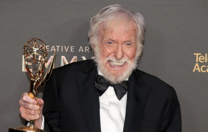 Dick Van Dyke asiste a la 76ª gala de los Emmys de las Artes Creativas en Los Ángeles el 7 de septiembre de 2024. (Amy Sussman/Getty Images). 
