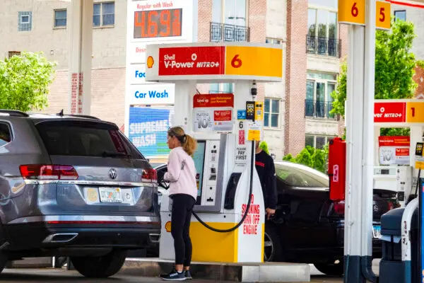 Una gasolinera en Chicago el 21 de mayo de 2024. (Scott Olson/Getty Images)