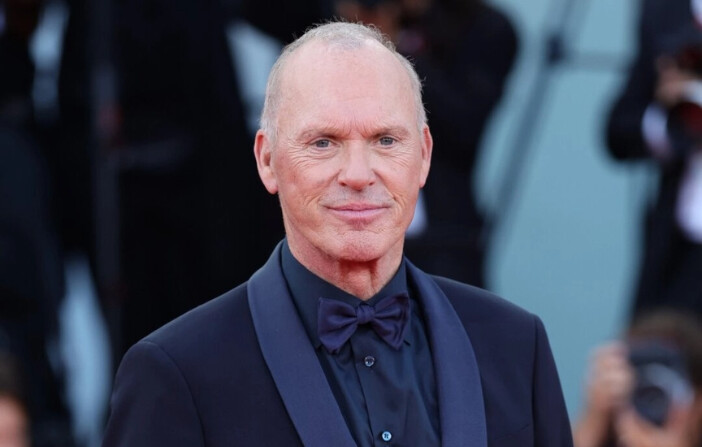 Michael Keaton asiste a la alfombra roja de "Beetlejuice Beetlejuice" durante el 81º Festival Internacional de Cine de Venecia el 28 de agosto de 2024. (Andreas Rentz/Getty Images). 
