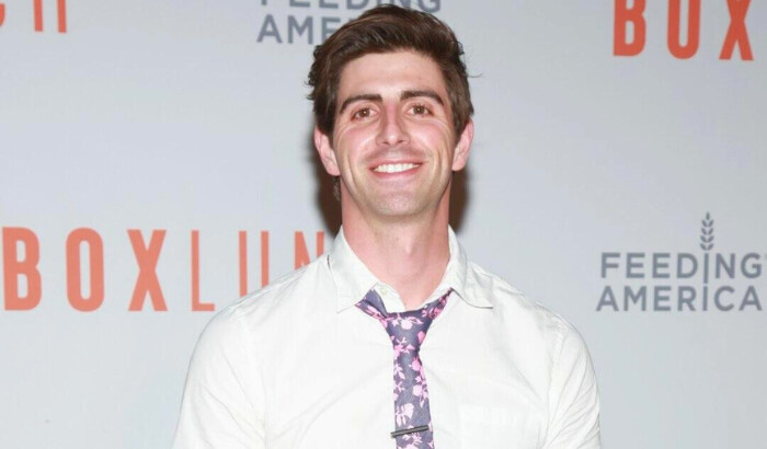 Caleb Graves asiste a la Gala Navideña BoxLunch en honor a Feeding America en Academy LA el 9 de noviembre de 2023. (Steven Simione/Getty Images)