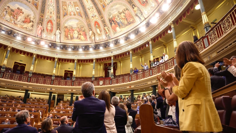 El Congreso español ha reconocido este miércoles a Edmundo González como legítimo presidente de Venezuela con la aprobación de una propuesta del Partido Popular (derecha) apoyada por aliados del Gobierno socialista, que se quedará en minoría. EFE/Javier Lizón