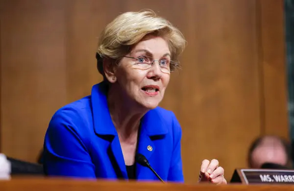 La senadora demócrata Elizabeth Warren habla durante una audiencia en el Capitolio en Washington el 8 de junio de 2021. (Evelyn Hockstein/Getty Images)