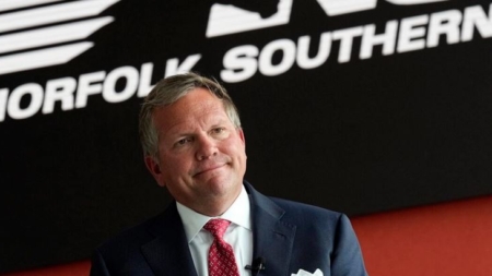 Despiden a Alan Shaw, CEO de Norfolk Southern, por una relación en la oficina