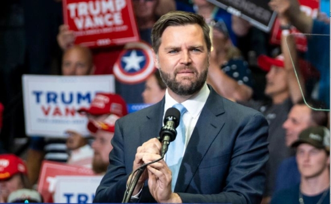 El candidato republicano a la vicepresidencia, el senador JD Vance, habla en el Van Andel Arena de Grand Rapids, Michigan, el 20 de julio de 2024. (Madalina Vasiliu/The Epoch Times)