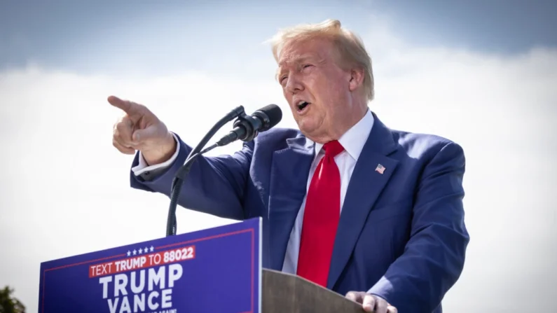 El expresidente y actual aspirante a la presidencia Donald Trump habla en el Trump National Golf Club de Rancho Palos Verdes, California, el 13 de septiembre de 2024. (John Fredricks/The Epoch Times)