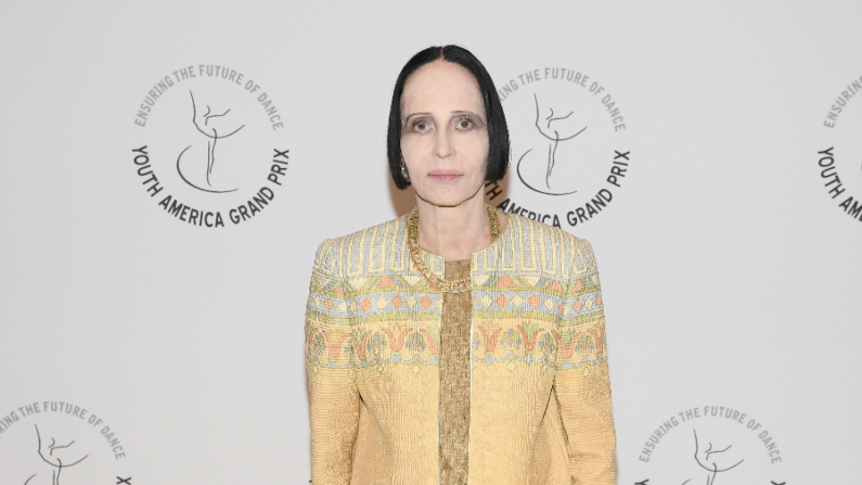 Mary McFadden asiste a la gala del vigésimo aniversario del Gran Premio de América de la Juventud en el Teatro David H. Koch, Lincoln Center, el 18 de abril de 2019 en la ciudad de Nueva York. (Dimitrios Kambouris/Getty Images)