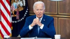 Biden aprueba ley para evitar el cierre del Gobierno antes de las elecciones