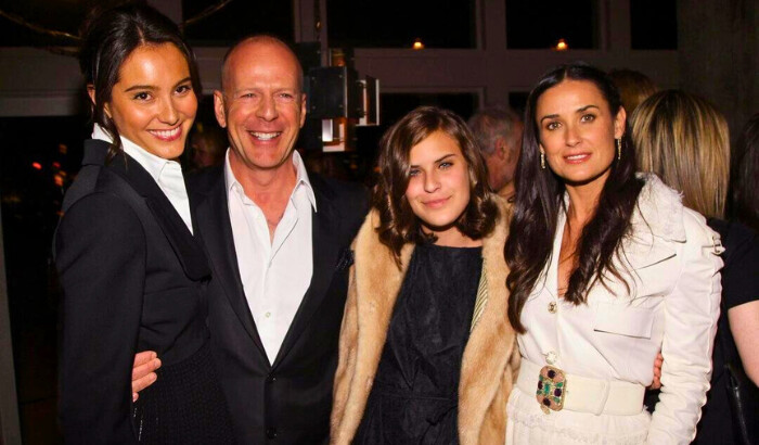 Emma Hemming, Bruce Willis, su hija Tallulah Belle Willis y Demi Moore asisten a la fiesta posterior a la proyección de "Flawless" en la ciudad de Nueva York el 24 de marzo de 2008. (Stephen Lovekin/Getty Images)