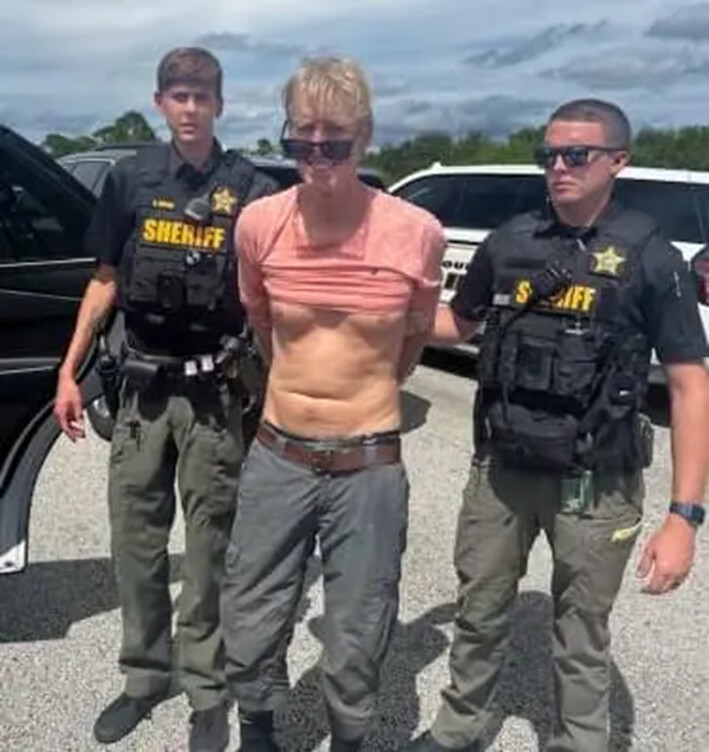 Ryan Routh, sospechoso de intentar asesinar al expresidente Donald Trump, es arrestado por la Oficina del Sheriff del Condado de Martin, en el condado de Martin, Florida, el 15 de septiembre de 2024. (Oficina del Sheriff del condado de Martin)