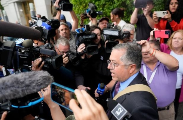 Marc Agnifilo, abogado de Sean "Diddy" Combs, llega a la corte federal de Manhattan en Nueva York el 17 de septiembre de 2024. (Seth Wenig/AP Photo)