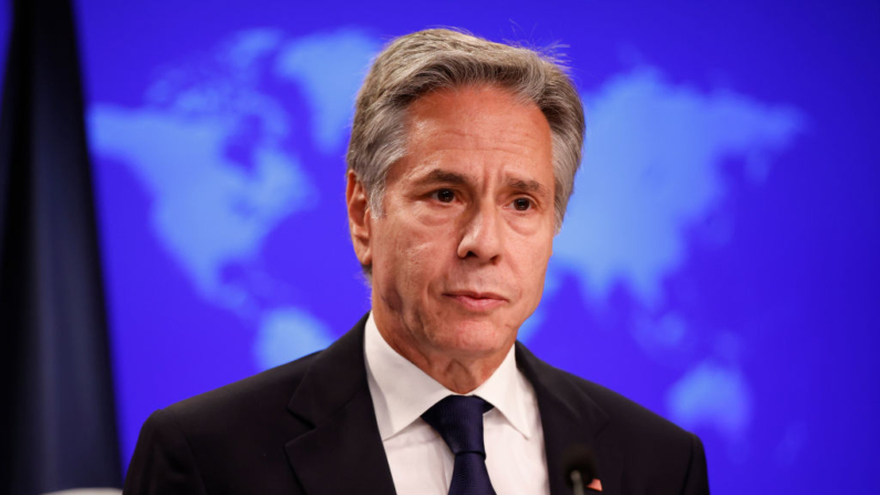 El secretario de Estado de EE.UU., Antony Blinken, hace una declaración sobre las operaciones de inteligencia rusas en el Departamento de Estado de EE.UU. el 13 de septiembre de 2024 en Washington, DC. (Kevin Dietsch/Getty Images)