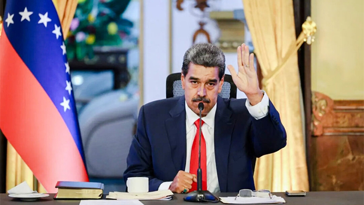 El presidente Nicolás Maduro habla durante una rueda de prensa en el palacio presidencial de Miraflores en Caracas, Venezuela, el 2 de agosto de 2024. (Jesus Vargas/Getty Images)
