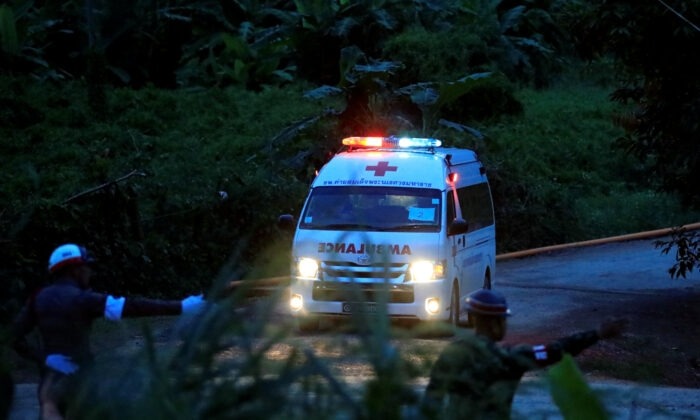 Una ambulancia en una foto de archivo. (Soe Zeya Tun/Reuters). 