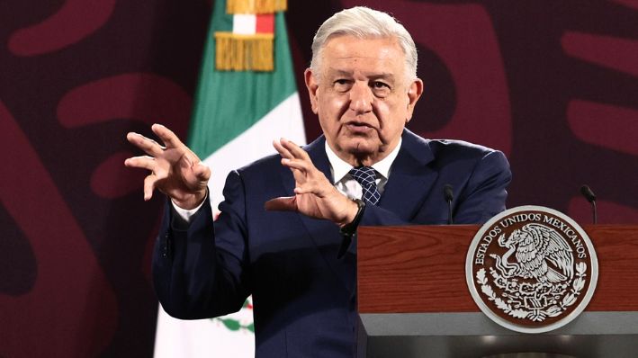 El presidente de México, Andrés Manuel López Obrador, durante su conferencia de prensa matutina en Palacio Nacional de la Ciudad de México, México, el 19 de septiembre de 2024. (EFE/ José Méndez)