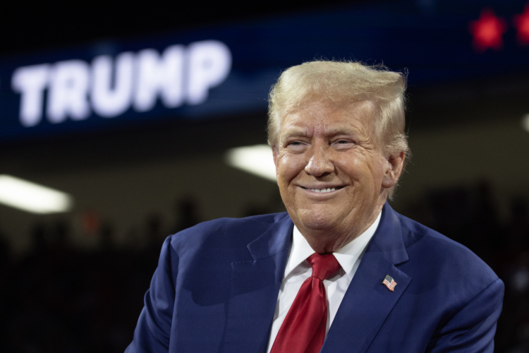 Trump sorprende con regalo al pequeño Liam quien padece un raro trastorno cerebral