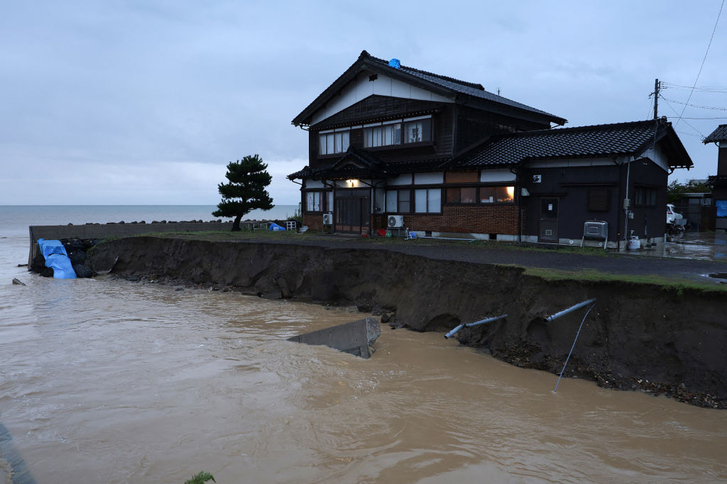 Lluvias en centro de Japón dejan 1 muerto y 10 desaparecidos