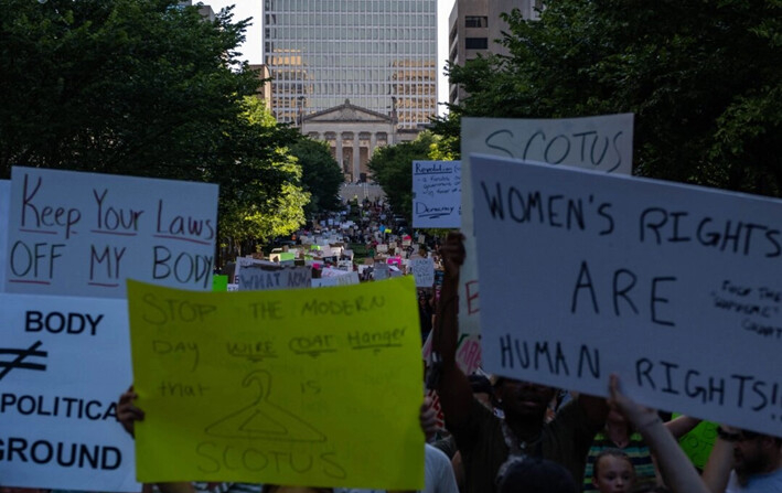 Manifestantes a favor del aborto en Nashville, Tennessee, el 24 de junio de 2022. (Seth Herald/AFP vía Getty Images)