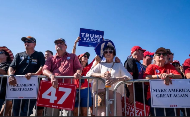 Asistentes al mitin del candidato presidencial republicano Donald J. Trump en el Aero Center Wilmington en Wilmington, Carolina del Norte, el 21 de septiembre de 2024. (Madalina Vasiliu/The Epoch Times)