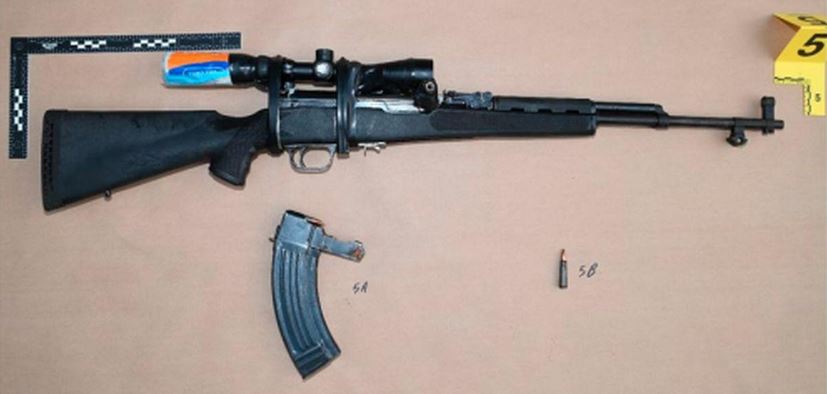 Una foto publicada por el Departamento de Justicia en los documentos judiciales presentados el lunes 23 de septiembre de 2024, muestra el rifle de estilo SKS presuntamente utilizado por Ryan Routh. (Departamento de Justicia de EE.UU.)